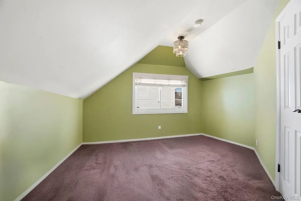 59 Homecrest Court Oceanside NY 11572