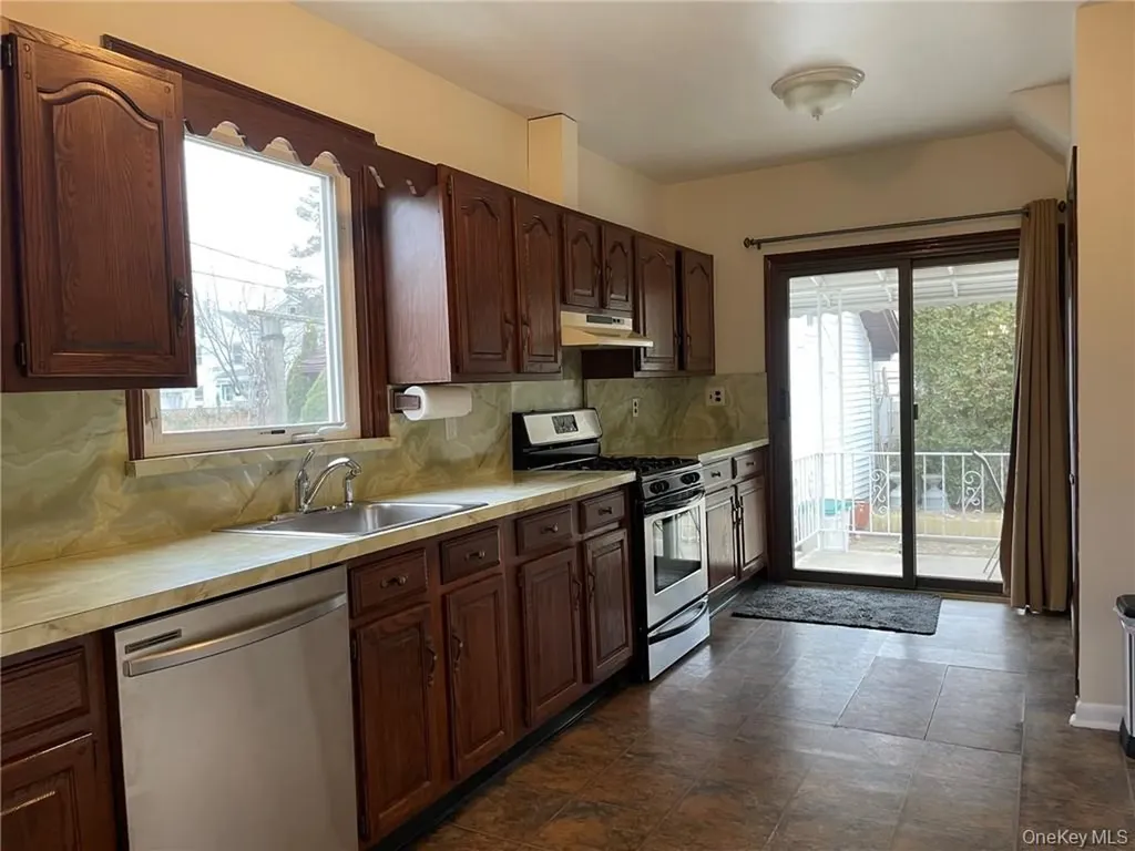 56 Stephenson Boulevard New Rochelle NY 10801