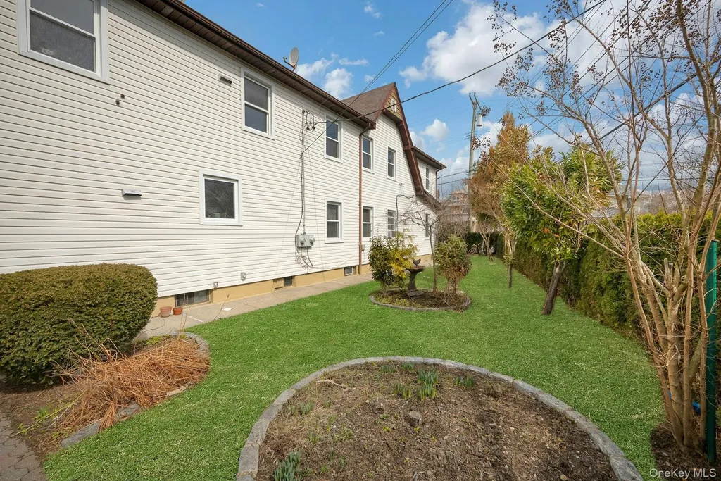 56 Stephenson Boulevard New Rochelle NY 10801