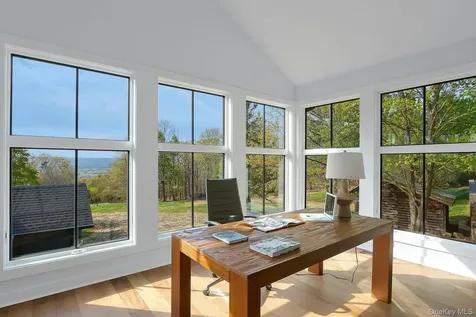 20 Old Stone Road Valley Cottage NY 10989
