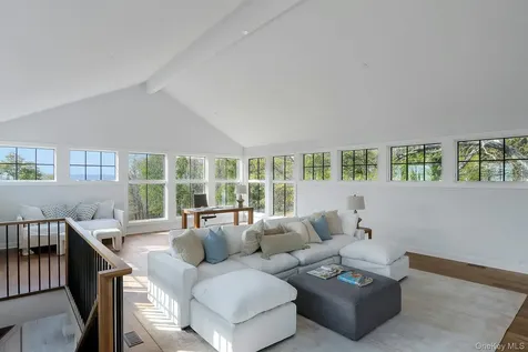 20 Old Stone Road Valley Cottage NY 10989