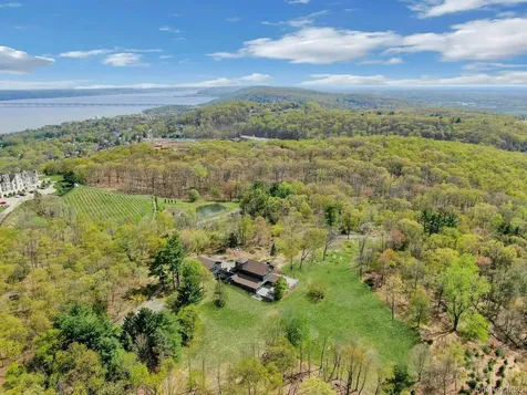 20 Old Stone Road Valley Cottage NY 10989