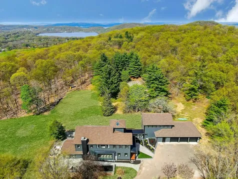 20 Old Stone Road Valley Cottage NY 10989