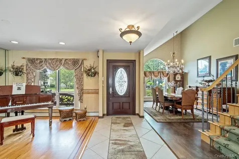 9 Defeo Court Deer Park NY 11729