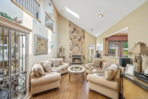 9 Defeo Court Deer Park NY 11729