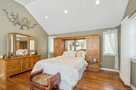 9 Defeo Court Deer Park NY 11729