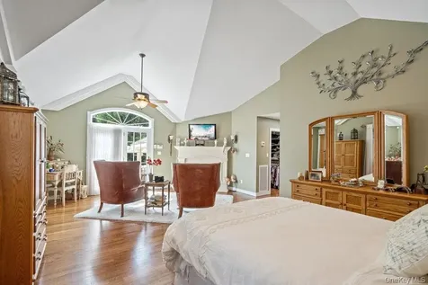 9 Defeo Court Deer Park NY 11729