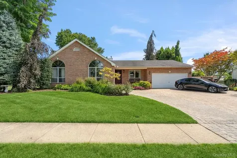 9 Defeo Court Deer Park NY 11729