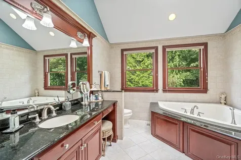 9 Defeo Court Deer Park NY 11729
