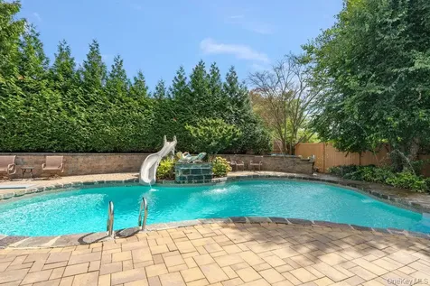 9 Defeo Court Deer Park NY 11729