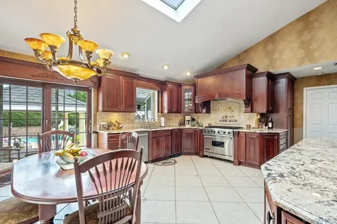 9 Defeo Court Deer Park NY 11729