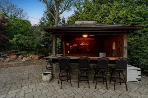 9 Defeo Court Deer Park NY 11729