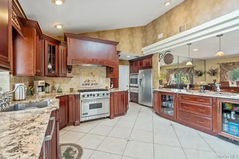 9 Defeo Court Deer Park NY 11729