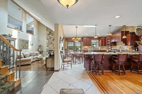 9 Defeo Court Deer Park NY 11729