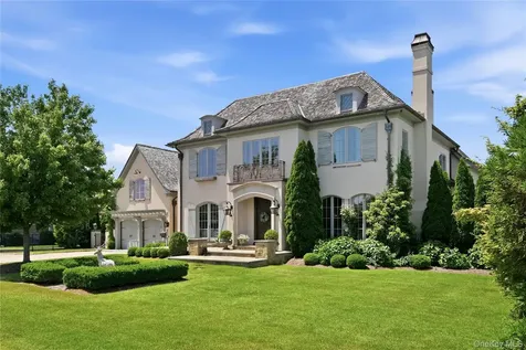 7 Sexton Drive West Islip NY 11795