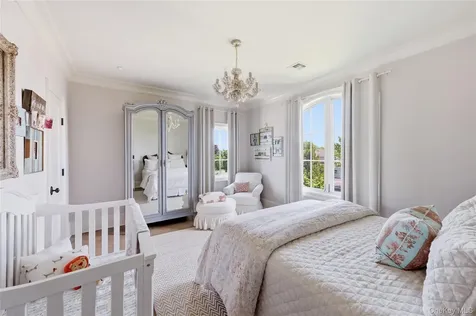 7 Sexton Drive West Islip NY 11795
