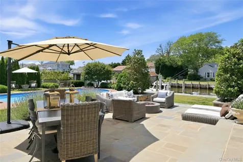 7 Sexton Drive West Islip NY 11795