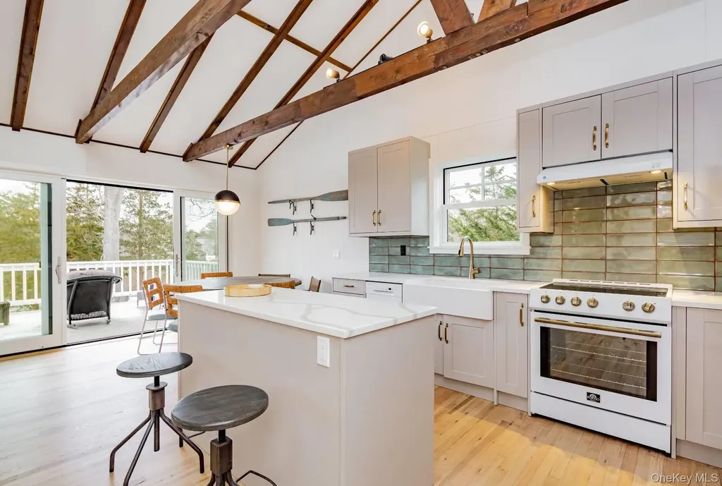 9 Helens Lane Southampton NY 11968