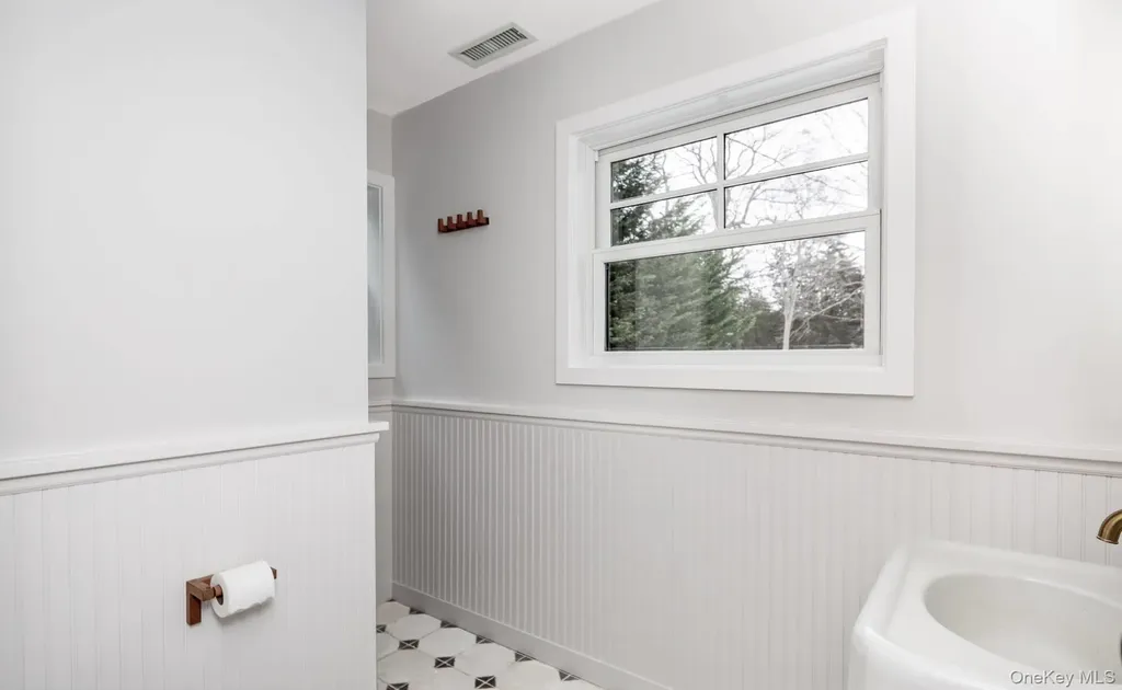 9 Helens Lane Southampton NY 11968