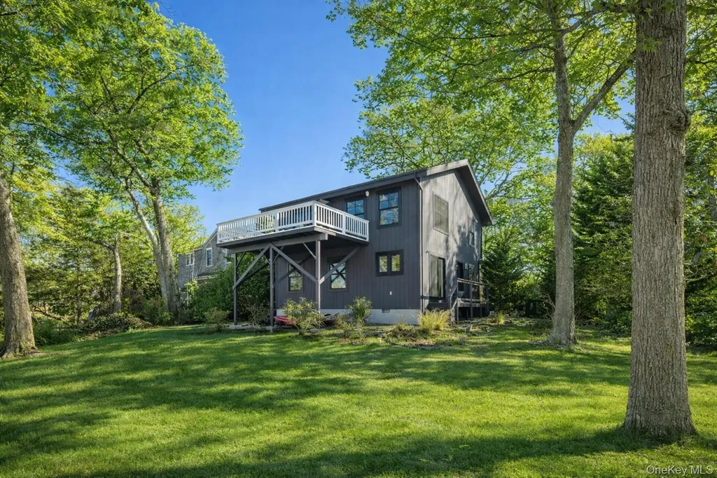 9 Helens Lane Southampton NY 11968
