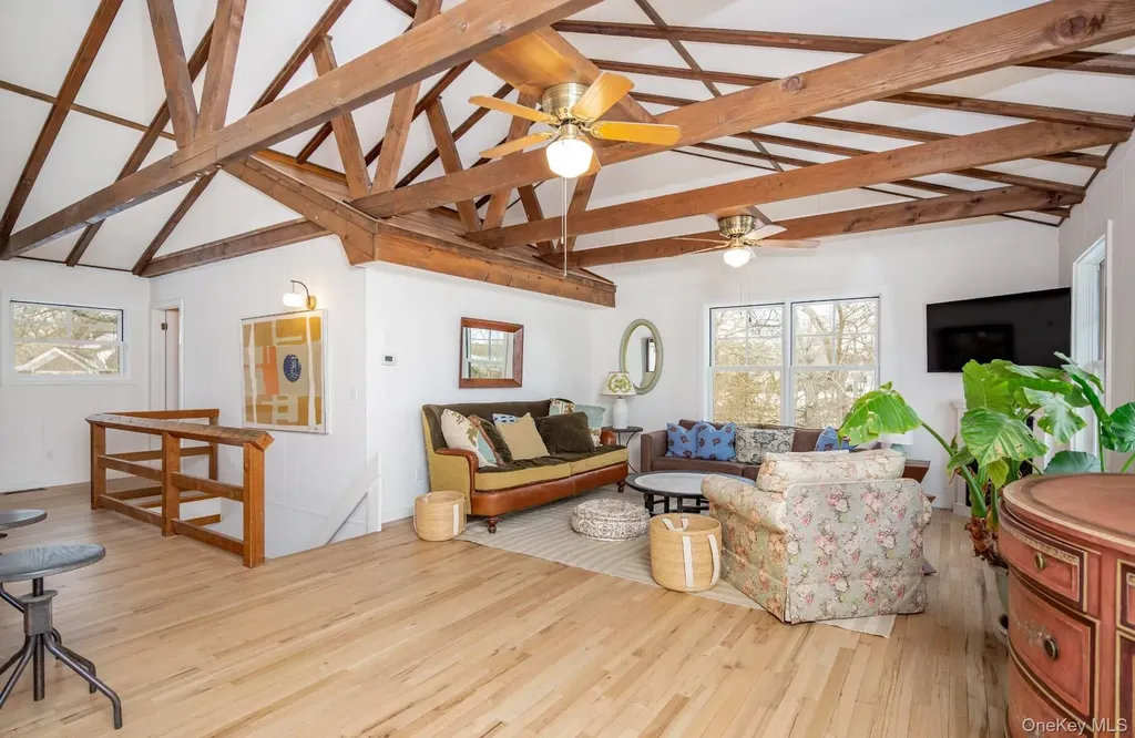 9 Helens Lane Southampton NY 11968