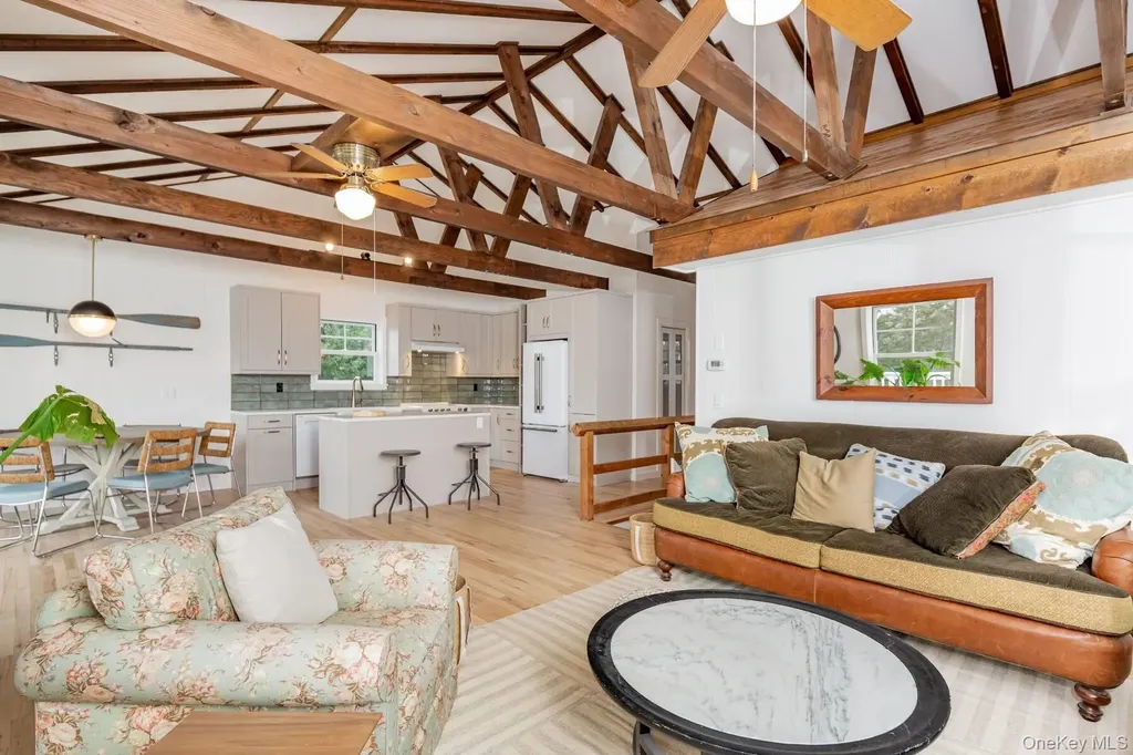 9 Helens Lane Southampton NY 11968