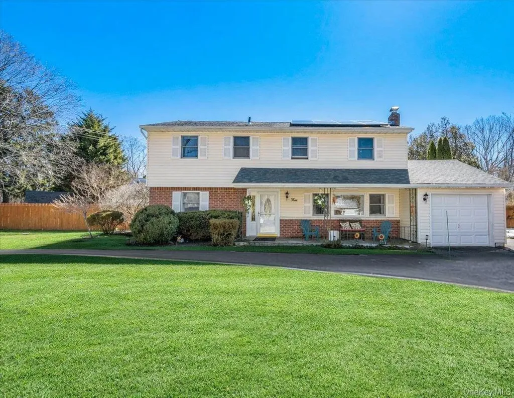 4 Andover Place Huntington NY 11743