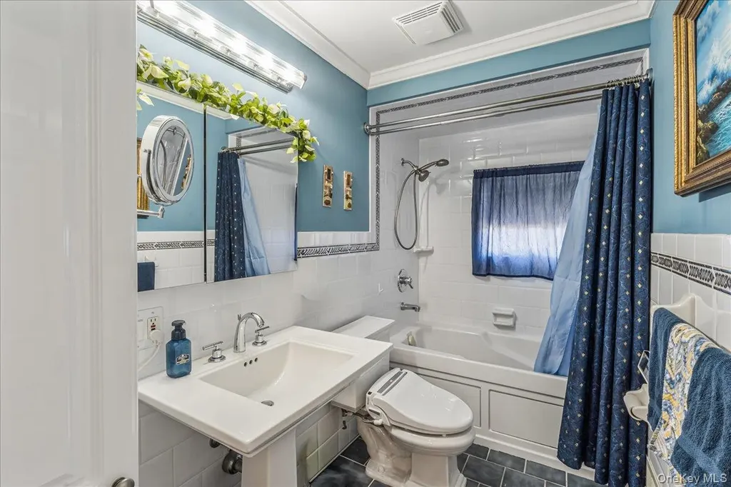 4 Andover Place Huntington NY 11743