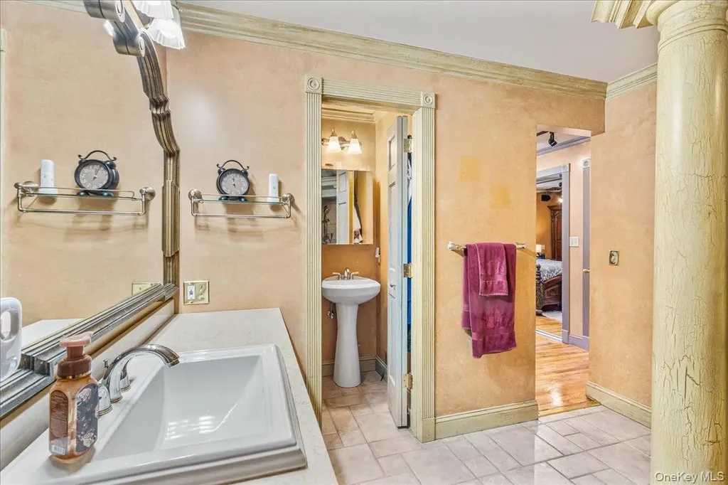 4 Andover Place Huntington NY 11743