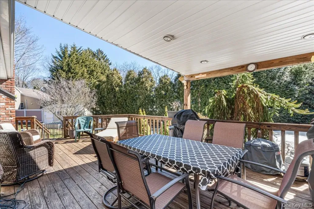 4 Andover Place Huntington NY 11743