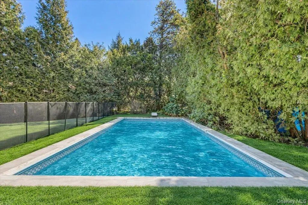 4 Andover Place Huntington NY 11743