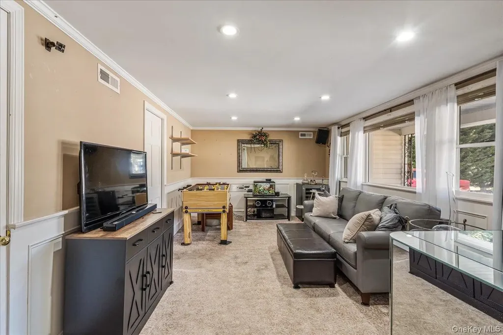 4 Andover Place Huntington NY 11743
