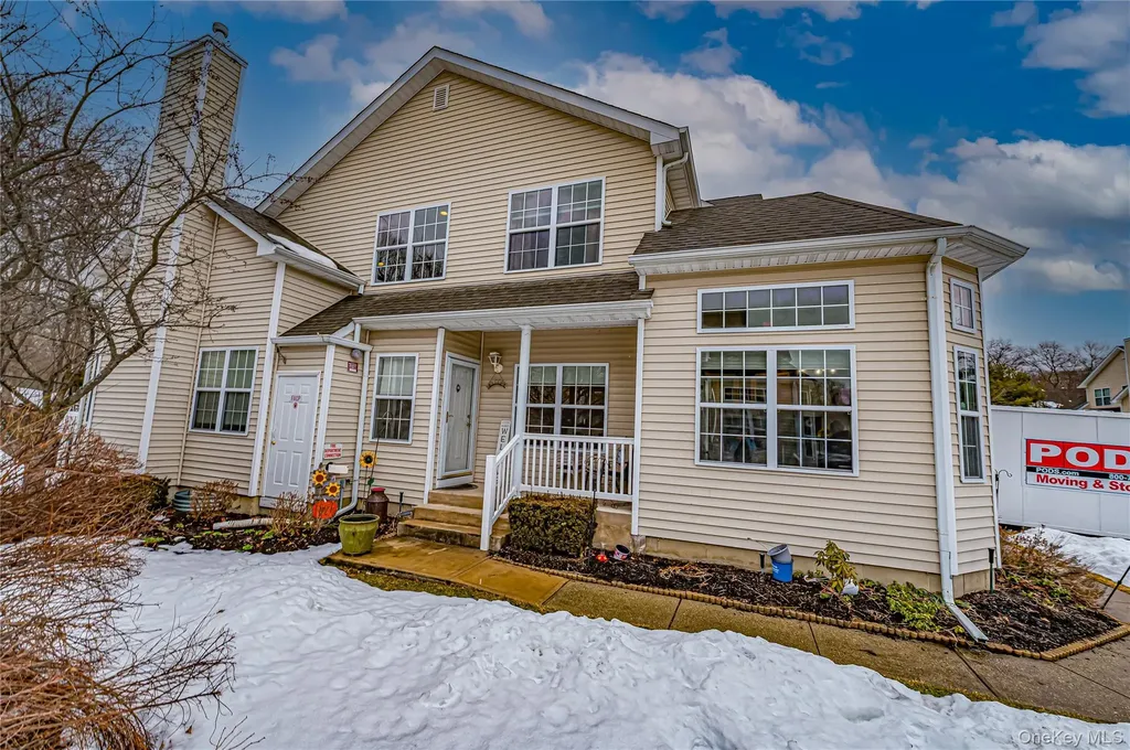 78 Cranberry Circle Medford NY 11763