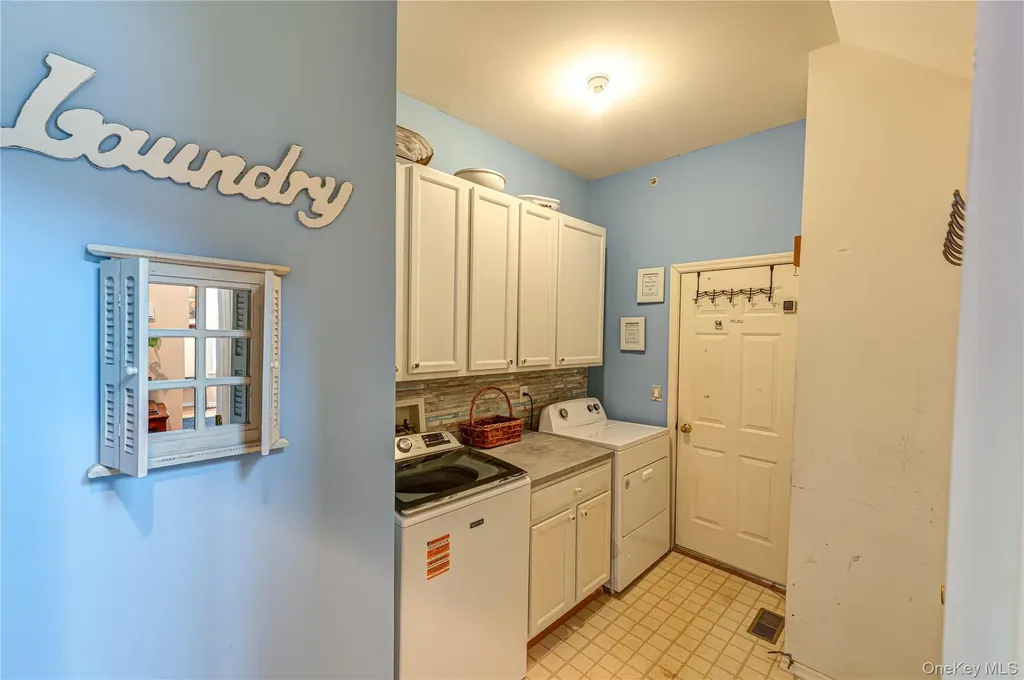 78 Cranberry Circle Medford NY 11763