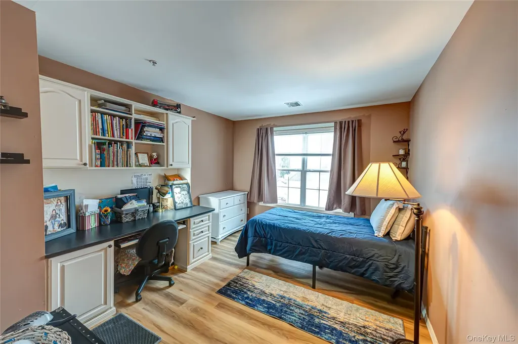 78 Cranberry Circle Medford NY 11763