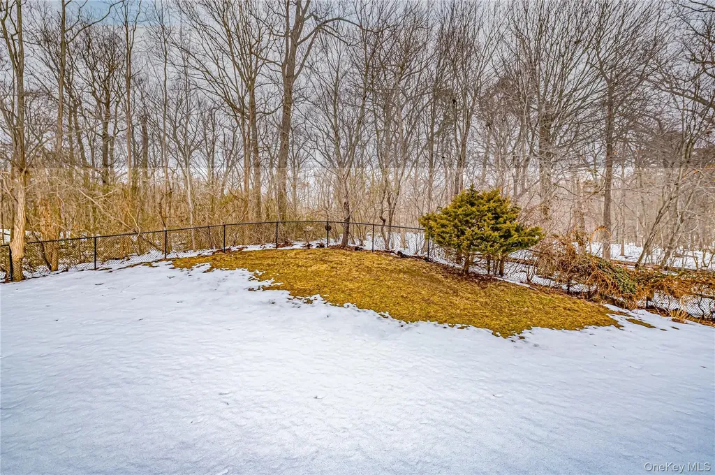 78 Cranberry Circle Medford NY 11763