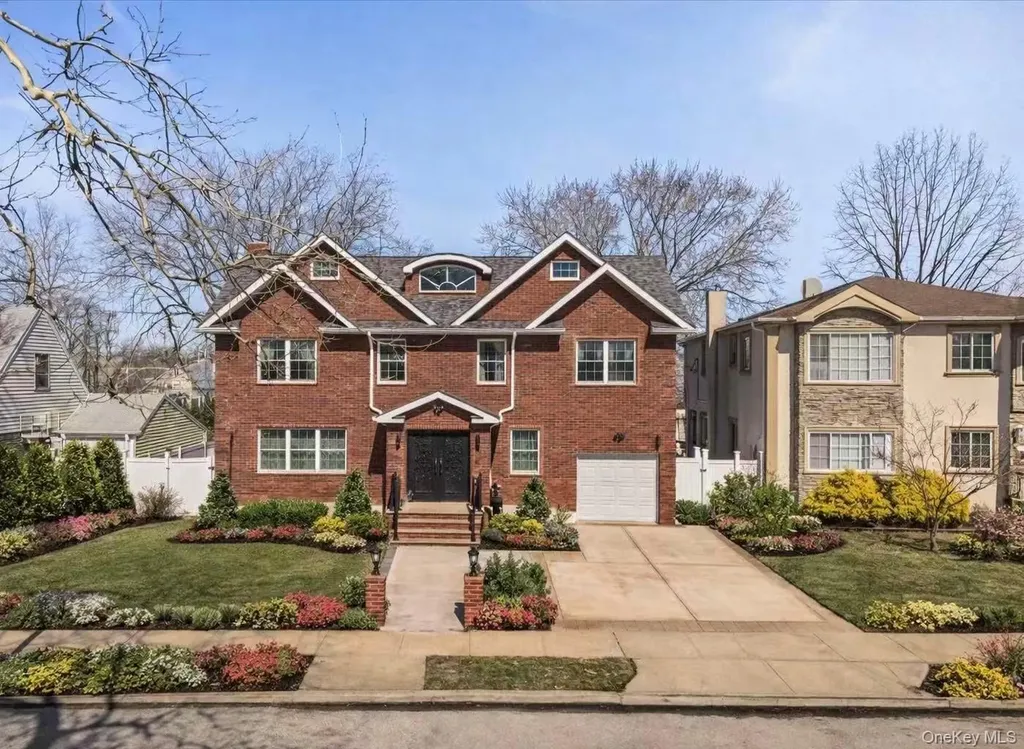 642 Lenore Lane Elmont NY 11003
