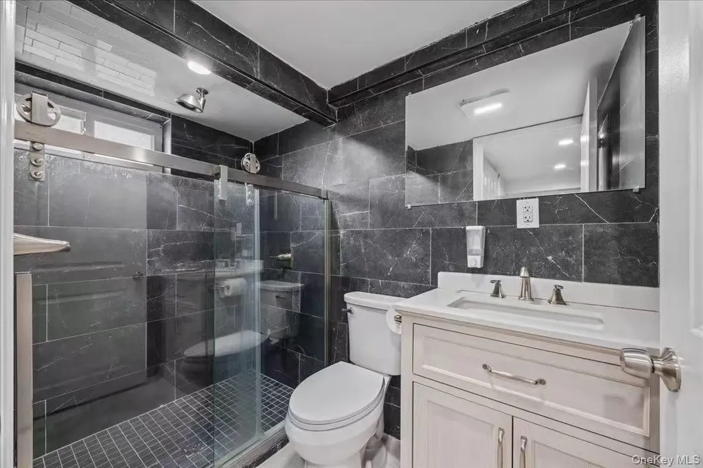 642 Lenore Lane Elmont NY 11003