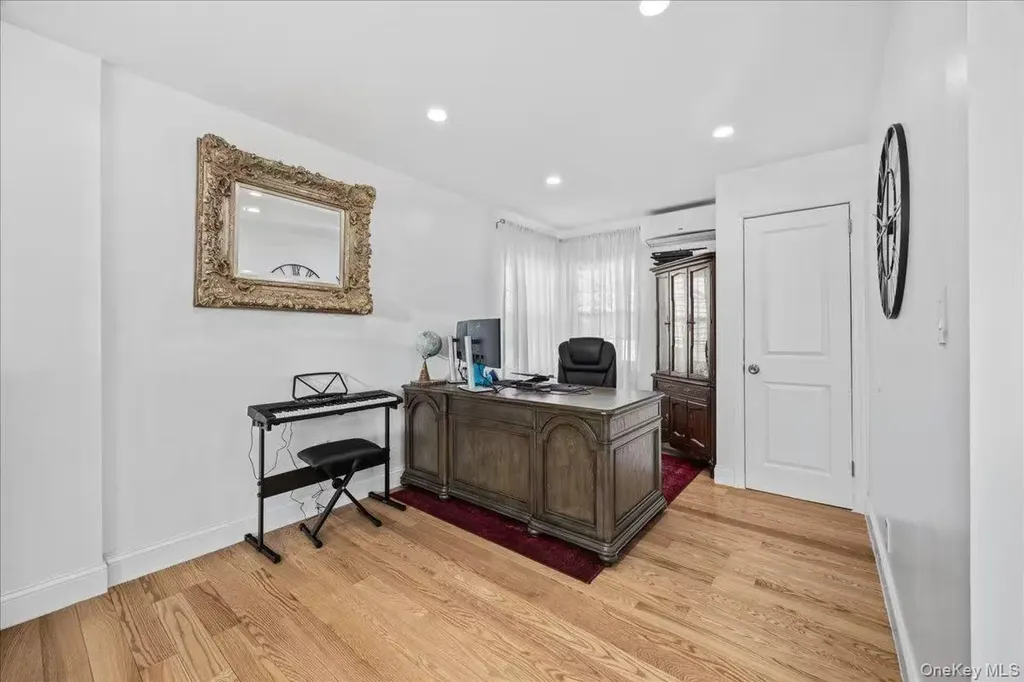 642 Lenore Lane Elmont NY 11003