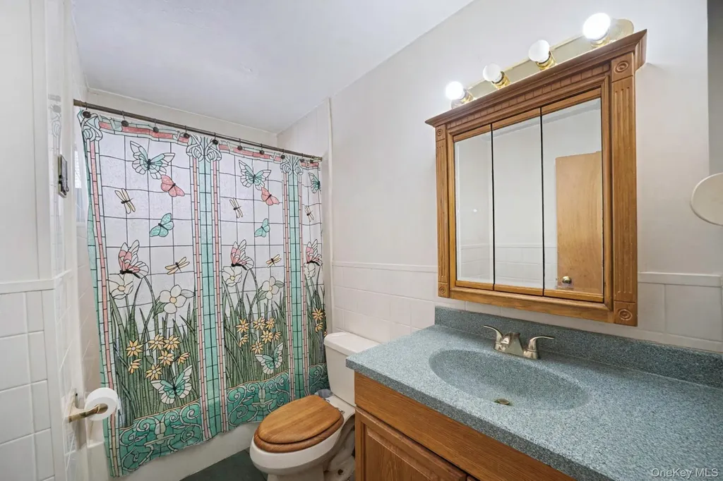 156 Gibbs Road Central Islip NY 11722