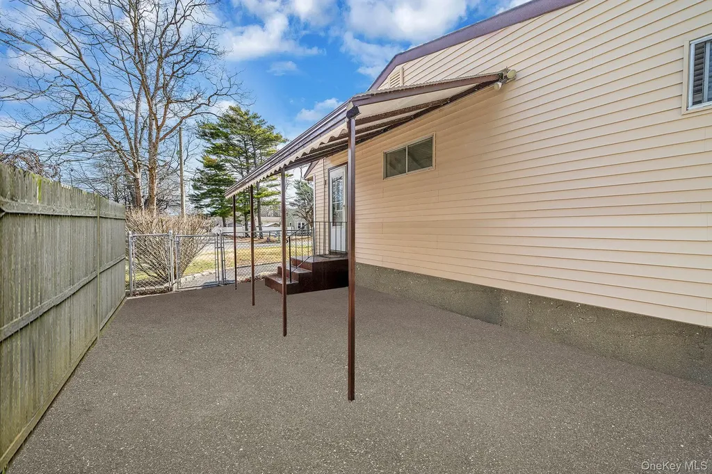 156 Gibbs Road Central Islip NY 11722