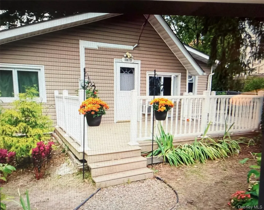 1015 Harding Park Bronx NY 10473