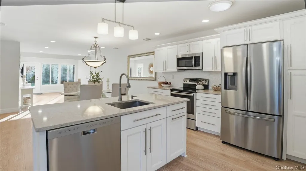 62 Knolls Drive Stony Brook NY 11790