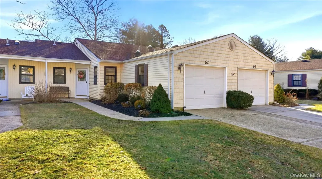 62 Knolls Drive Stony Brook NY 11790