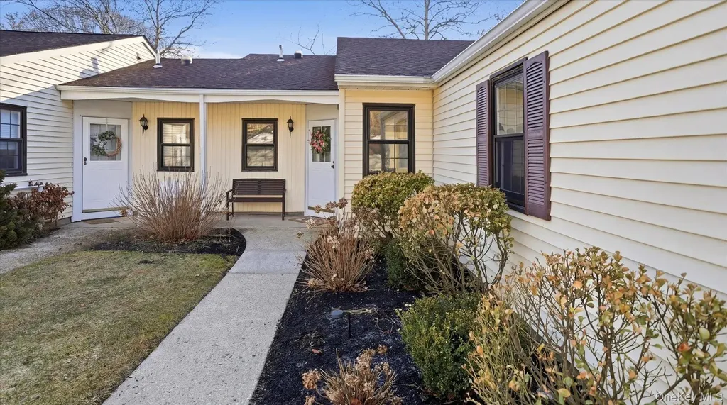 62 Knolls Drive Stony Brook NY 11790