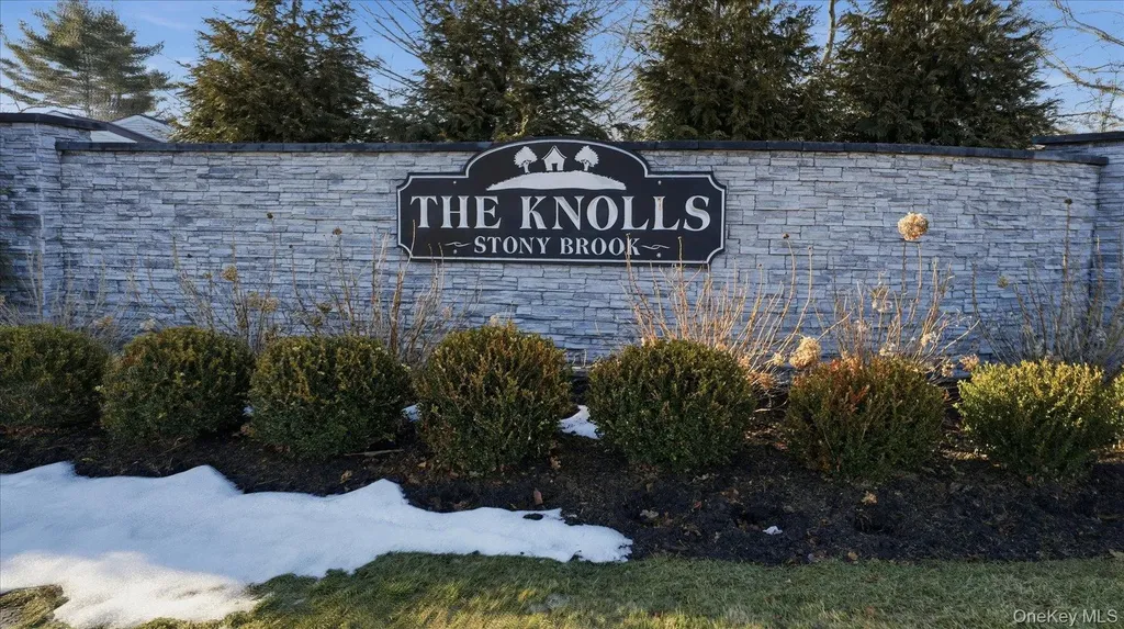 62 Knolls Drive Stony Brook NY 11790