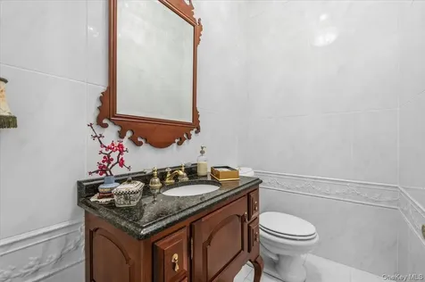 10 Overbrook Lane Old Brookville NY 11545