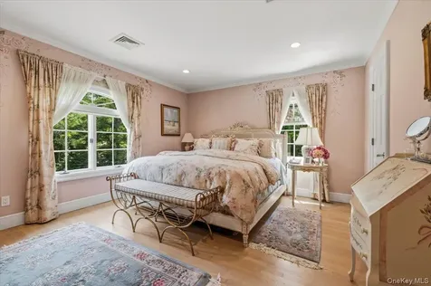 10 Overbrook Lane Old Brookville NY 11545