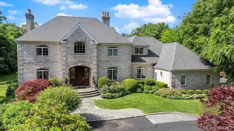 10 Overbrook Lane Old Brookville NY 11545