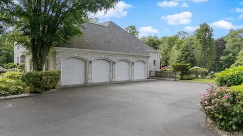 10 Overbrook Lane Old Brookville NY 11545